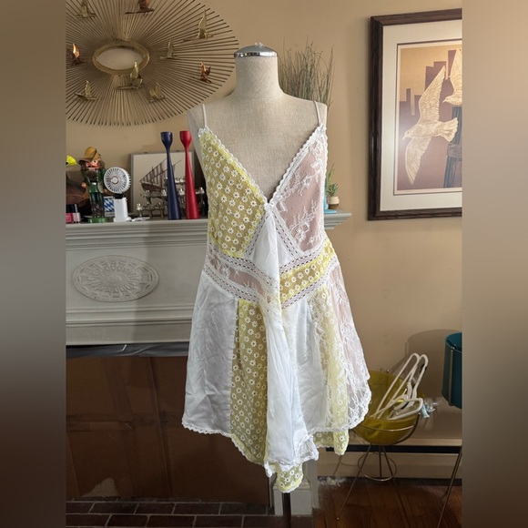 MAJORELLE Cady Mini Dress in Ivory & Pale Yellow S - Picture 6 of 16